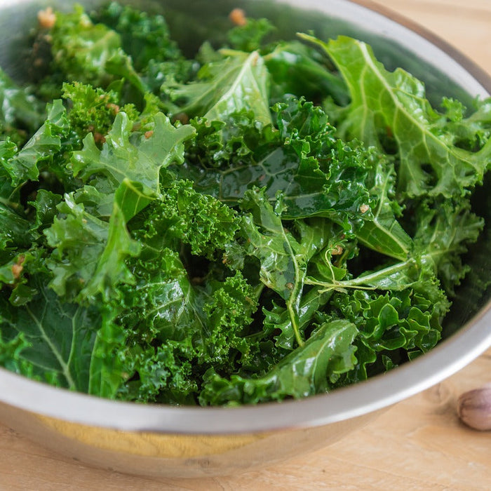 3 Good Reasons to Eat More Kale & 2 Reasons Not to